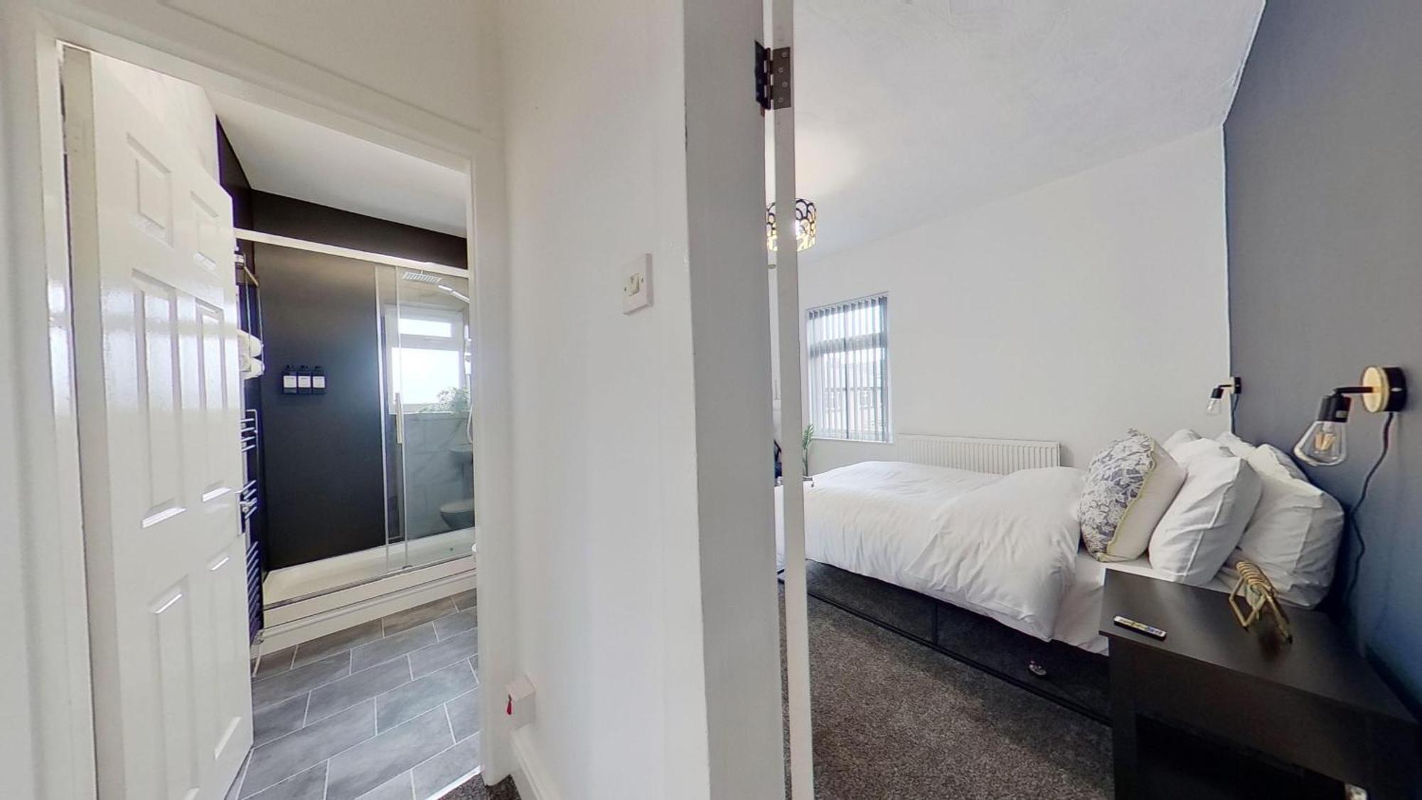 Elegant 2 Bed House Near Centre Сasa de vacaciones